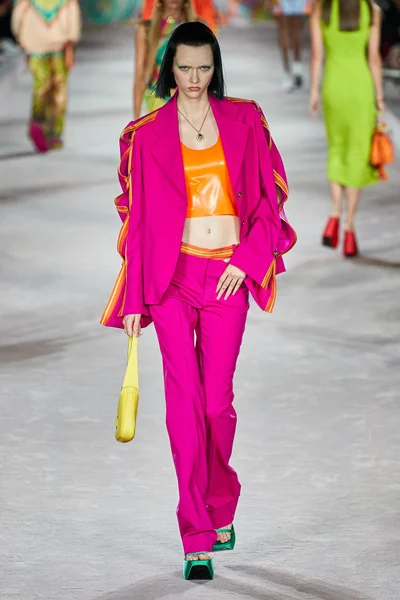 Look 48